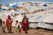 "أكبر أزمات التشرد".. نصف السوريين يعانون بالداخل والشتات
