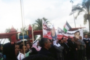 إضراب شامل وتظاهرات في أراضي 48 تنديداً بجريمة القتل في النقب