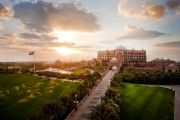 «قصر الإمارات» يفوز بجائزة أفخم منتجع ساحلي في العالم
