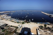 بعد 48 عام من توقفه حديث عن موافقة اسرائيل فتح ميناء غزة