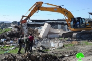 الاحتلال يهدم منشآت زراعية وبئر مياه شرق الخليل
