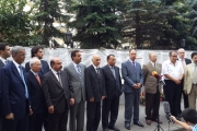 السفراء العرب يزورون سفارة فلسطين في موسكو ويضعون الزهور على جدارية الشهداء