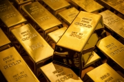 انتعاش الدولار الأمريكي يهبط بأسعار الذهب