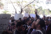 معركة "كسر عظم" بين المستثمرين والعمّال في تونس