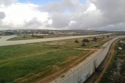 مخطط لإزالة مطار قلنديا وتحويله إلى حيّ استيطاني