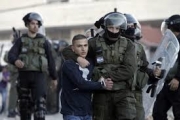 الاحتلال يعتقل (14) مواطناً من الضفة