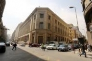 محافط المركزي المصري: لن أفرح باستقرار سعر الصرف والمصانع متوقفة