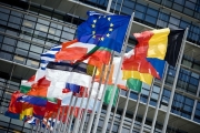 الاتحاد الأوروبي يشدد القيود على وسائل لتحويل الاموال قد يستخدمها إرهابيون