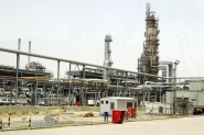 الكويت تتوقع ارتفاع النفط فوق 50 دولارا