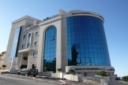 بنك فلسطين يسعى للاستحواذ على مصرفين