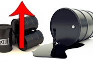النفط يرتفع 7 بالمئة عقب اجتماع أبرز المنتجين