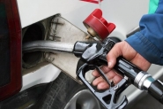 خبراء: أسعار النفط مستمرة في التذبذب حتى مايو المق ...