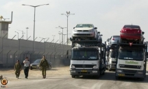  الاحتلال يسمح بدخول 22 سيارة لغزة