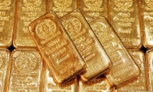 الذهب يصعد مع تراجع الدولار والبلاديوم يصل لأعلى م ...