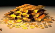  الذهب يتراجع مع ارتفاع الدولار