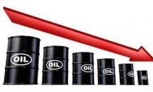 تراجع النفط بفعل صعود الدولار وآفاق الإنتاج الصخري ...