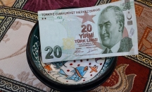 تركيا.. البنك المركزي يرفع الفائدة لدعم الليرة