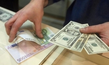 الدولار يضغط على اليورو بعد ارتفاع عائد السندات ال ...