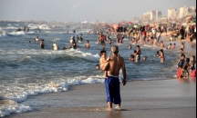 جودة البيئة: 60% من مياه شاطئ غزة ملوثة