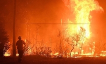 رجال الإطفاء في أستراليا: حريق الغابات الضخم قرب س ...