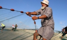 &quot;إسرائيل&quot; تدرس زيادة مساحة الصيد في بحر غزة