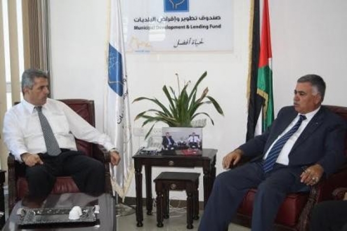 وزير الحكم المحلي د.حسين الأعرج في زيارة الى صندوق تطوير واقراض البلديات
