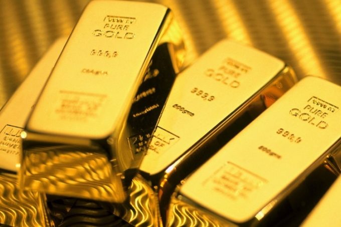(هل نستثمر في الذهب) ...............الذهب أصبح قاب قوسين أو أدنى من المستوى النفسي 1000 دولار