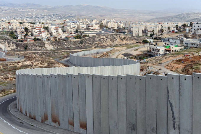 جدار الموت الإسرائيلي يهدّد حياة عمال فلسطين