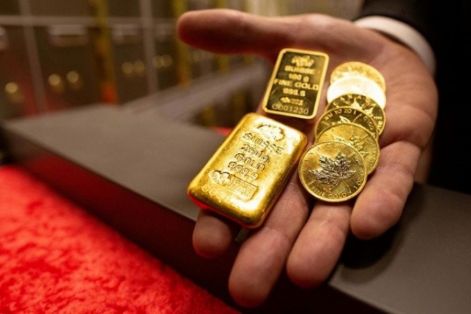 الخسائر تطارد الذهب مع مكاسب الدولار وتوترات التجارة