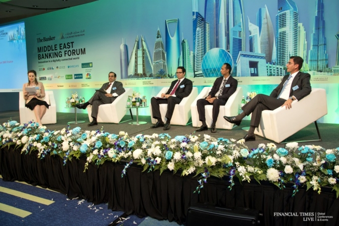 بنك فلسطين يختتم مشاركته في المنتدى المصرفي السنوي للشرق الأوسط 2014 الذي نظم في دبي بدولة الإمارات العربية المتحدة
