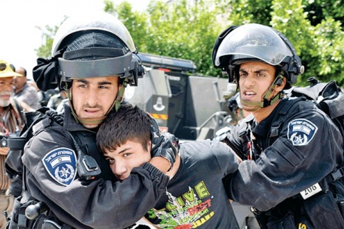 الإعلام : قوات الاحتلال اعتقلت 21 طفلا ، خلال النصف الأول من شهر تشرين أول الجاري