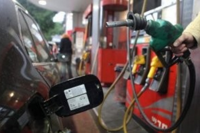 توقعات بانخفاض كبير على أسعار الوقود بداية العام