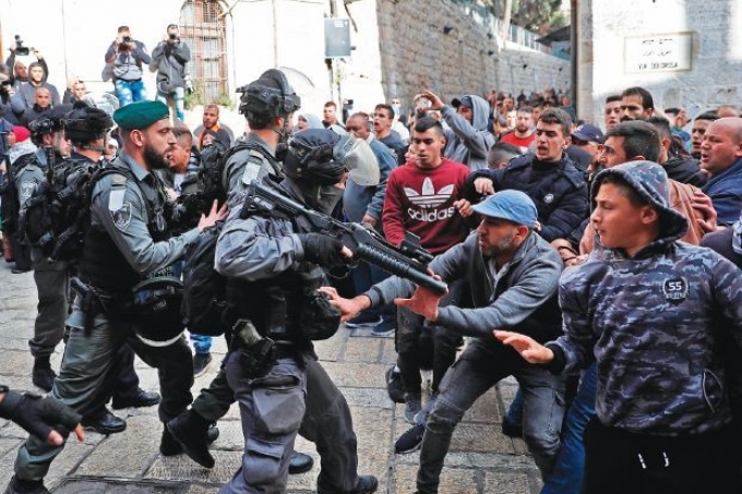 أجواء انتفاضة في فلسطين: 4 شهداء و160 جريحاً في «جمعة غضب»