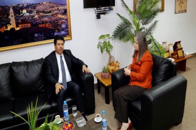 معايعة وعوض تبحثان مع السفير التونسي تعزيز التعاون المشترك في مجالي السياحة والإحصاء