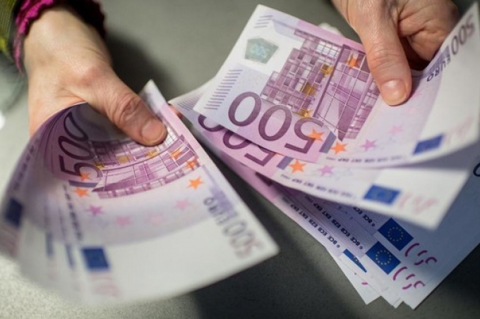 اليورو عالق قرب أقل سعر في 7 أسابيع