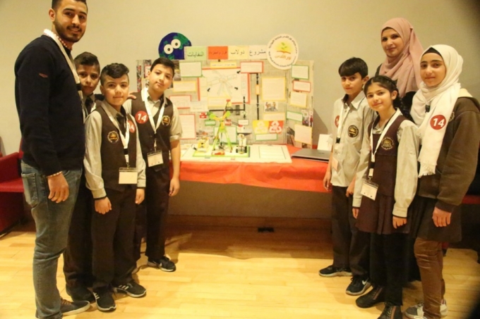 مؤسسة فيصل الحسيني تنظم مسابقات تطبيقات الروبوت بمشاركة 14 مدرسة مقدسية بدعم من الاتحاد الاوروبي وبمساهمة من بنك فلسطين