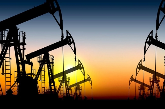 النفط يتجه إلى تحقيق أكبر مكاسبه السنوية منذ 2009