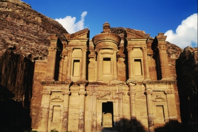 دخل الأردن من السياحة أربعة مليارات دولار في 2016