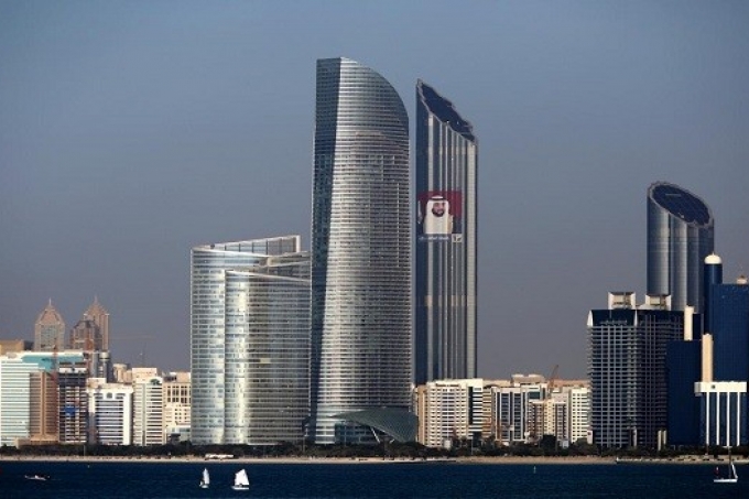 أبوظبي تغري المستثمرين الخليجيين والأجانب بتأسيس الشركات دون مقر