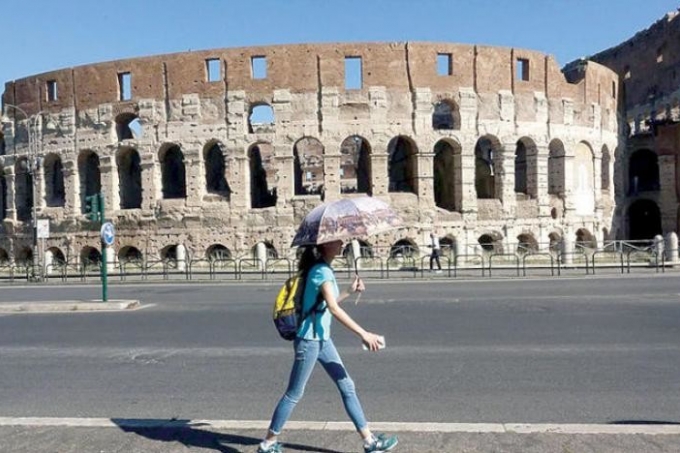 أزمة إيطاليا تهدد اقتصادها وتدمي اليورو