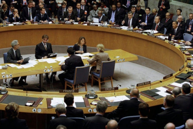 مجلس الأمن الدولي يدعو إلى استئناف مفاوضات التهدئة بين إسرائيل والفلسطينيين
