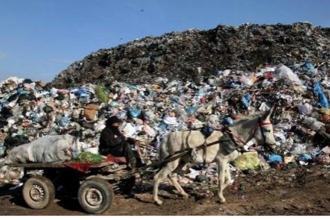 النفايات الصلبة خطر &quot;مهمل&quot; يهدد البيئة في غزة