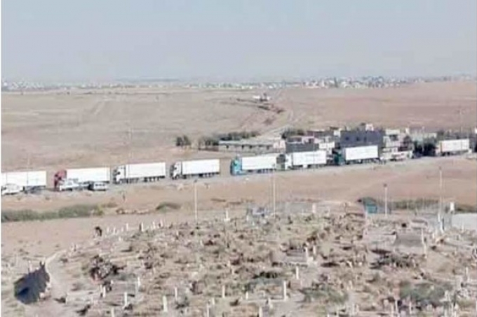 الأردن يدخل «86» شاحنة مساعدات ومواد إغاثية إلى جنوب سوريا