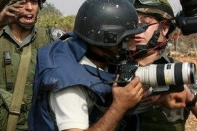 &quot;مدى&quot; : الاعتداء على الصحفيين والمواطنين في غزة انتهاك خطير لحرية التعبير