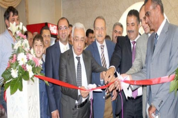 افتتاح المعرض المتنقل الأول في رام الله بمشاركة أكثر من عشرين شركة وطنية