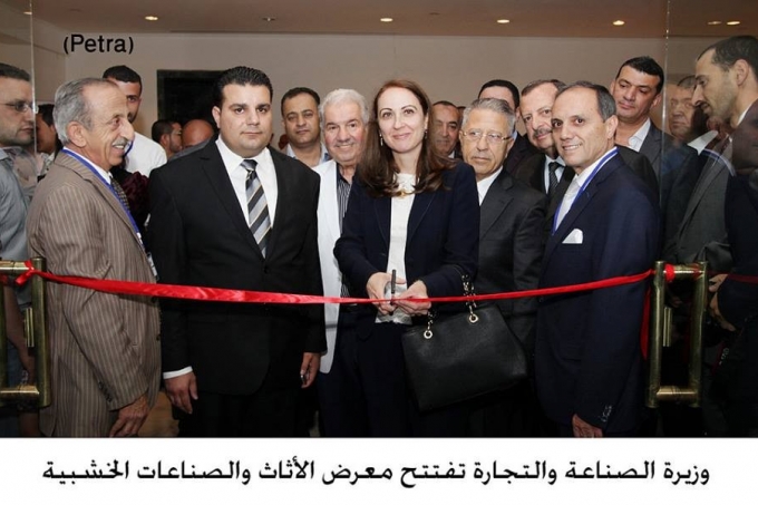 افتتاح المعرض الاول للاثاث والصناعات الخشبية في العاصمة الاردنية