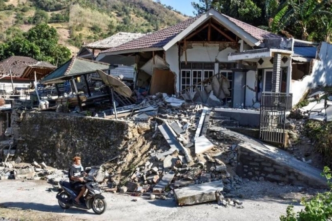 نقص في الطعام وملاجئ هشة.. زلزال إندونيسيا يشرد الآلاف
