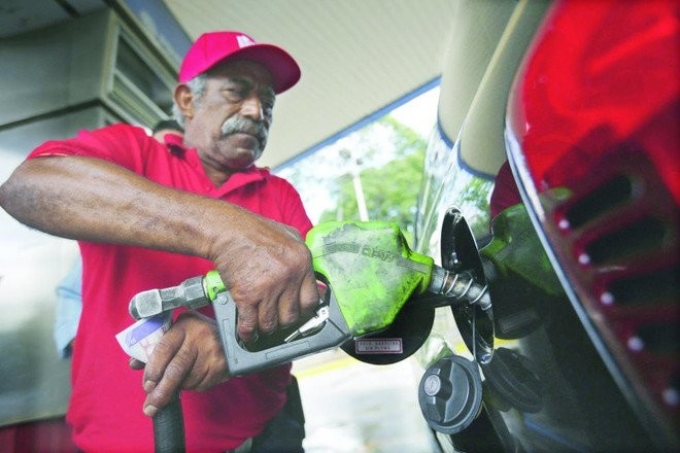 تعثر قطاع النفط في فنزويلا .. 60 % من المصافي متوقفة بالكامل
