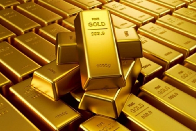 الذهب يهبط مع صعود الدولار