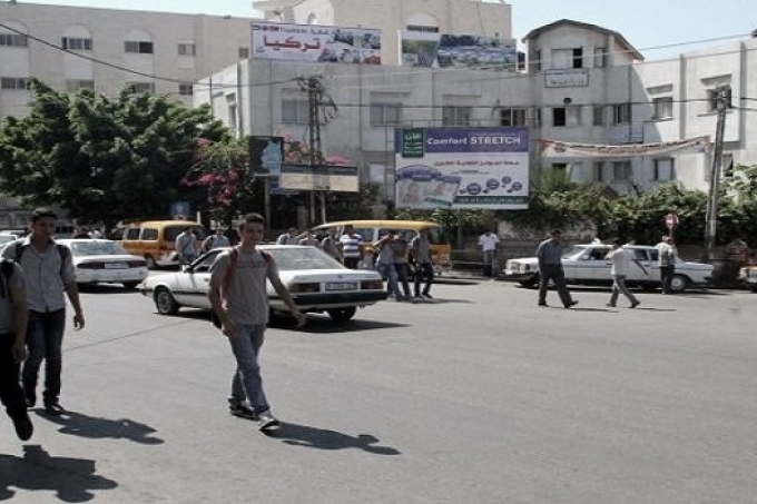 غزة: اغلاق خمس منشآت اقتصادية بعد تسمم المئات